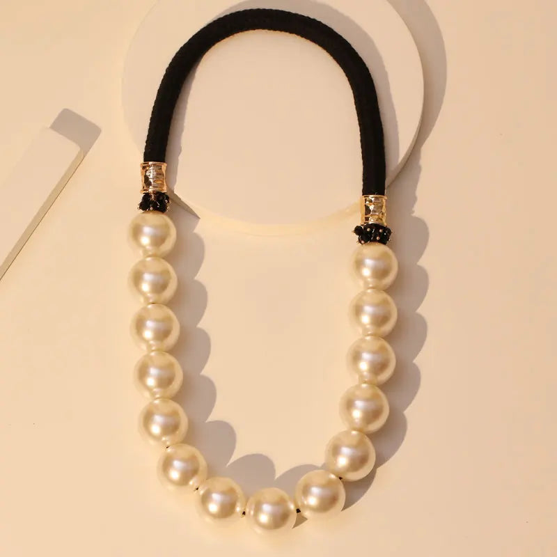 Collar de perlas Noir Empress
