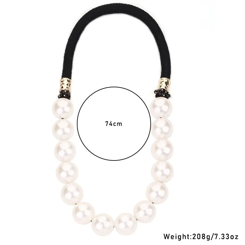 Collar de perlas Noir Empress