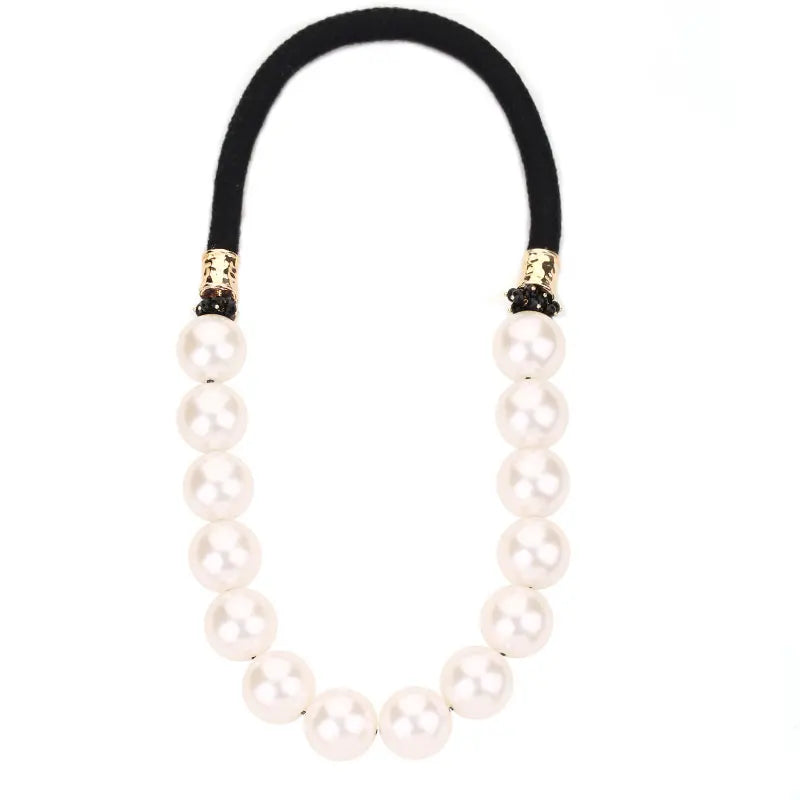 Collar de perlas Noir Empress