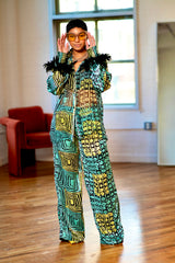 Conjunto de dos piezas de seda Ankara Mbe con mangas de plumas