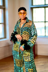 Conjunto de dos piezas de seda Ankara Mbe con mangas de plumas