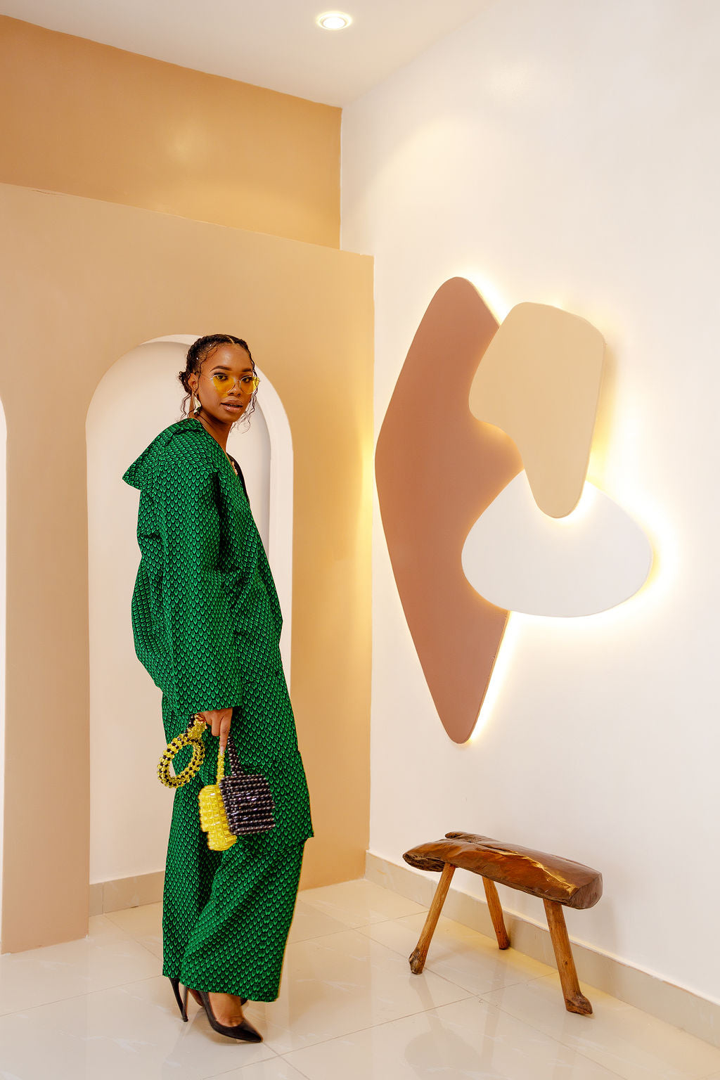 Conjunto de conjunto de sudadera con capucha y estampado Mkpari: elegancia y comodidad sin esfuerzo 