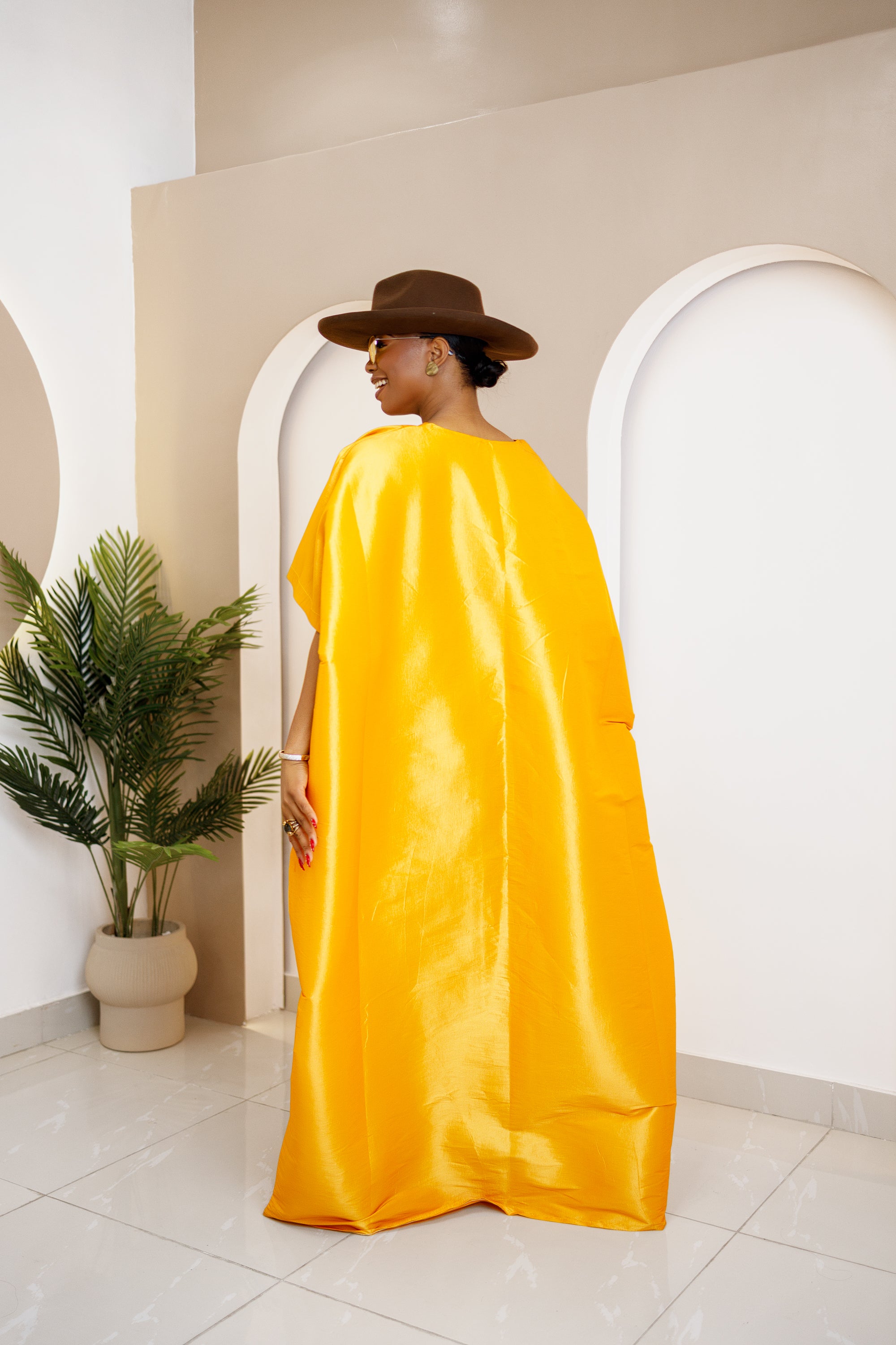 Vestido Amuma Bubu con adorno Aso Oke