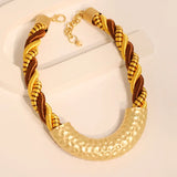 El collar Nubia Torque