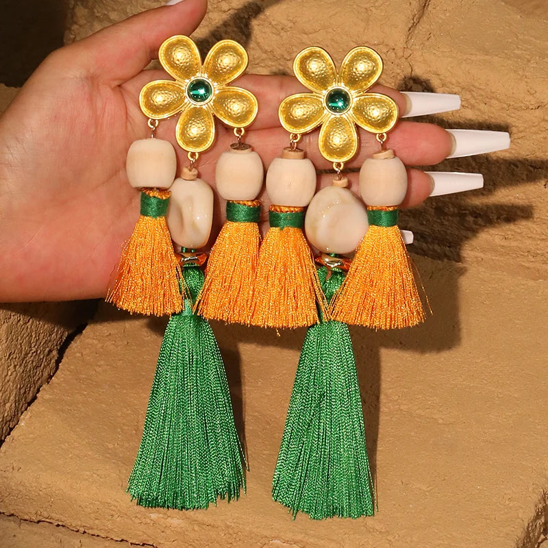 Los pendientes de gotas de pétalos de jade