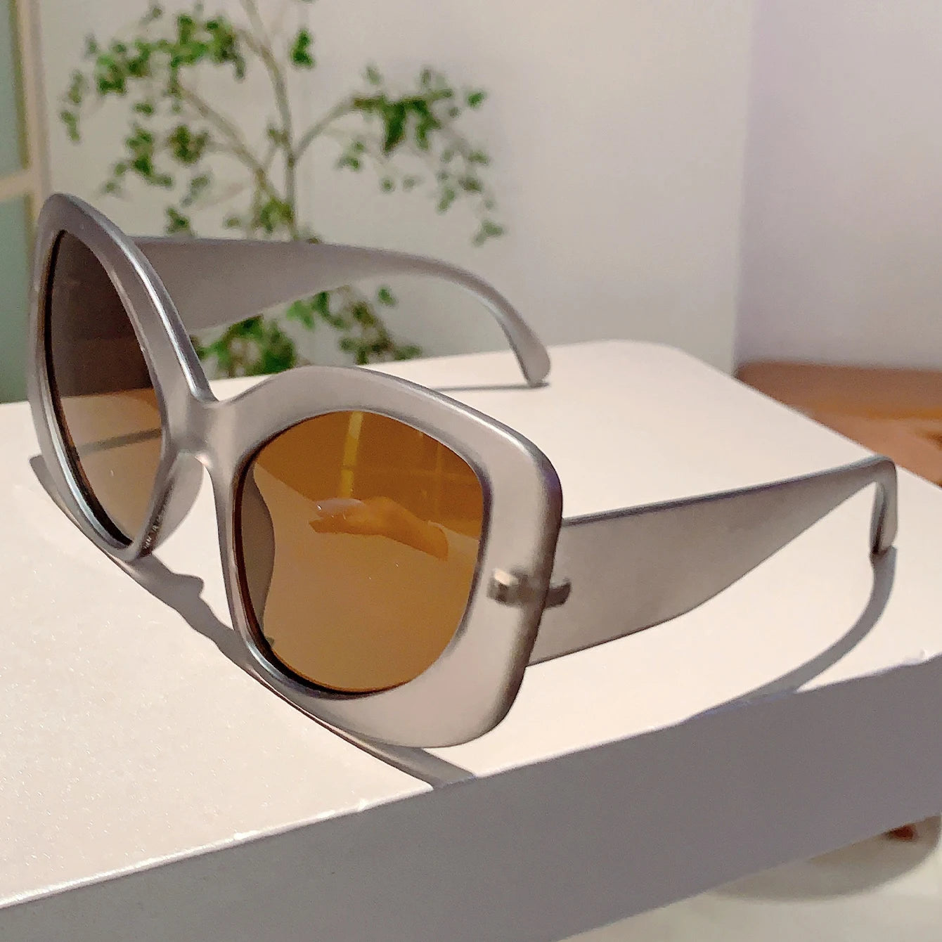 KAMMPT Irregular Oversized Sunglasses - Chic UV400 Gradient Shades