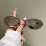 KAMMPT Vintage Oval Sunglasses: Retro Chic Shades for Women & Men