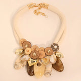 Collar de piedra y concha Kaya
