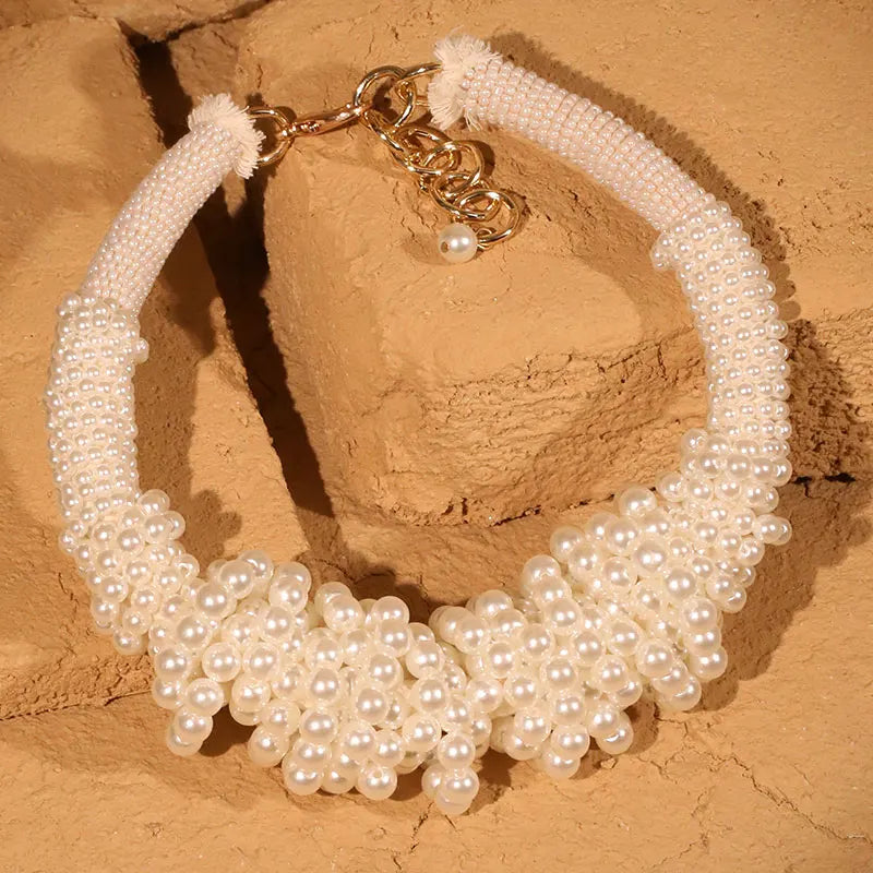 El collar del abrazo de la perla