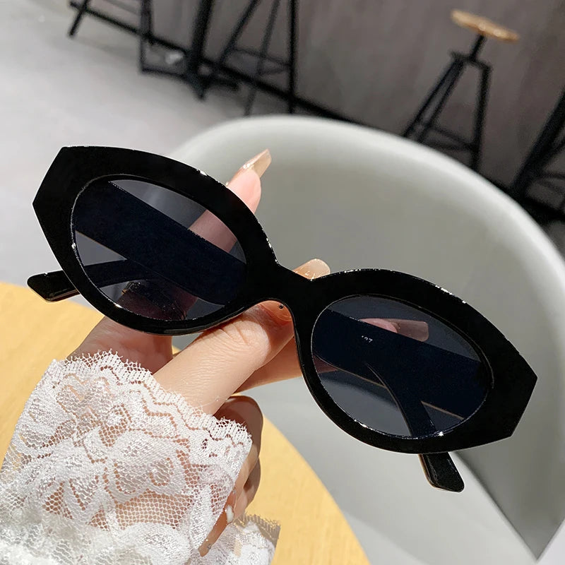 Y2K Oval Retro Sunglasses: Women's Chic Gradient Lens Eyewear
