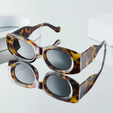Chic Floral Oval Sunglasses: Retro Street Style for Women