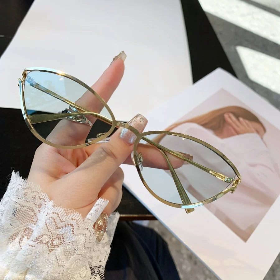 RELEN Chic Metal Cat Eye Sunglasses - Vintage Small Frame Design