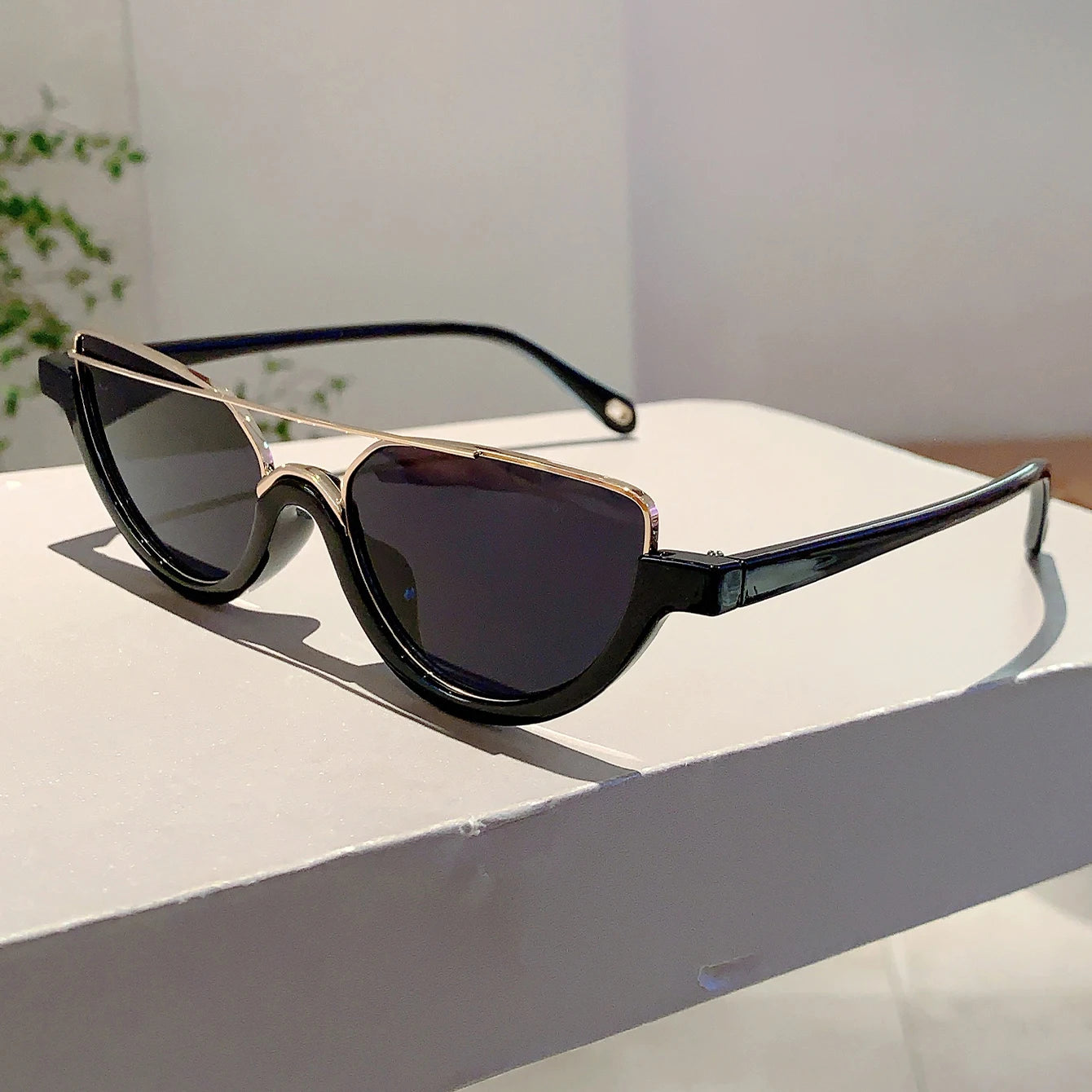 KAMMPT Luxe Leopard Cat Eye Sunglasses - UV400 Trendsetter Shades