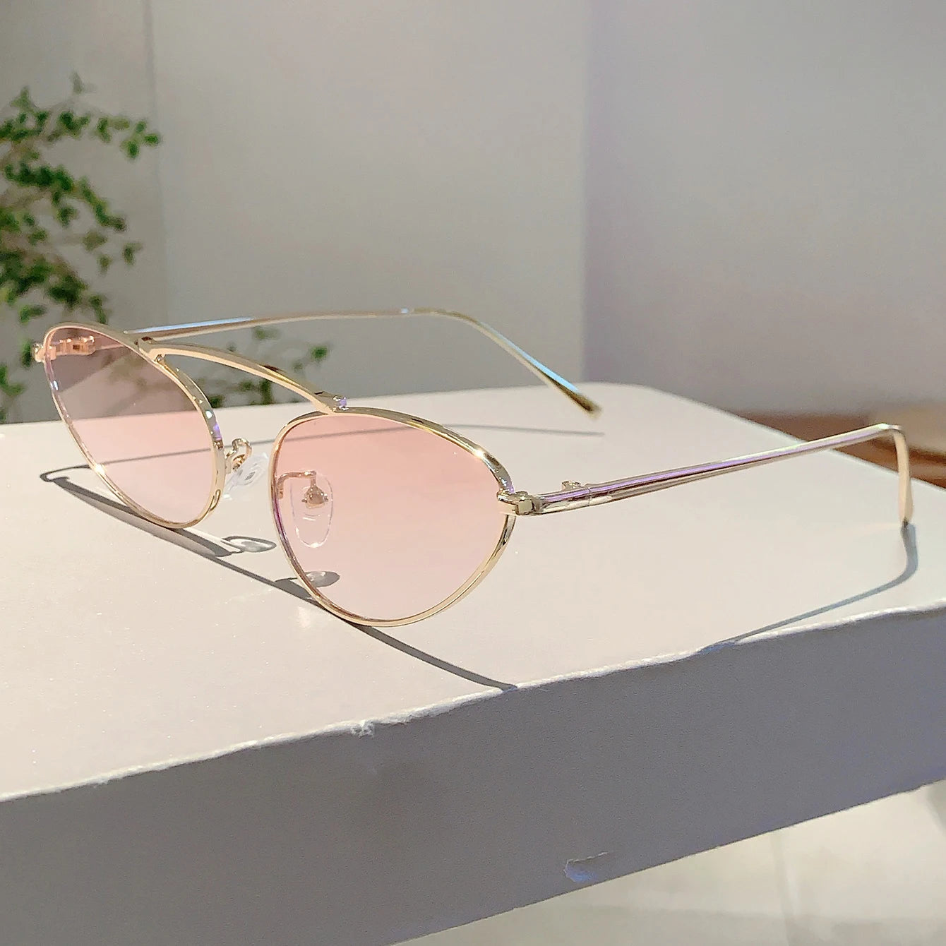 Chic Cat-Eye Metal Sunglasses - Triangle Decor & UV400 Protection