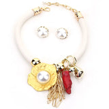 Vintage Pearl & Leaf Pendant Necklace