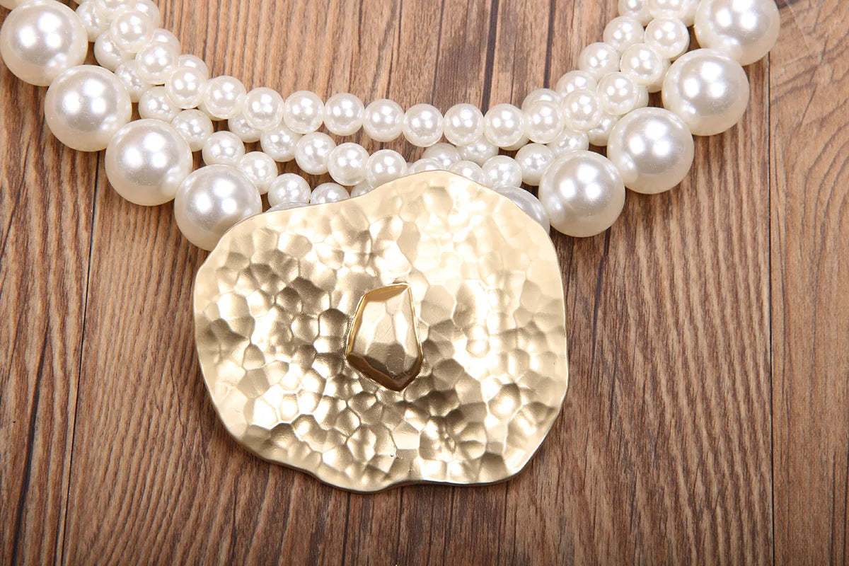El collar de joyas de Iyawa