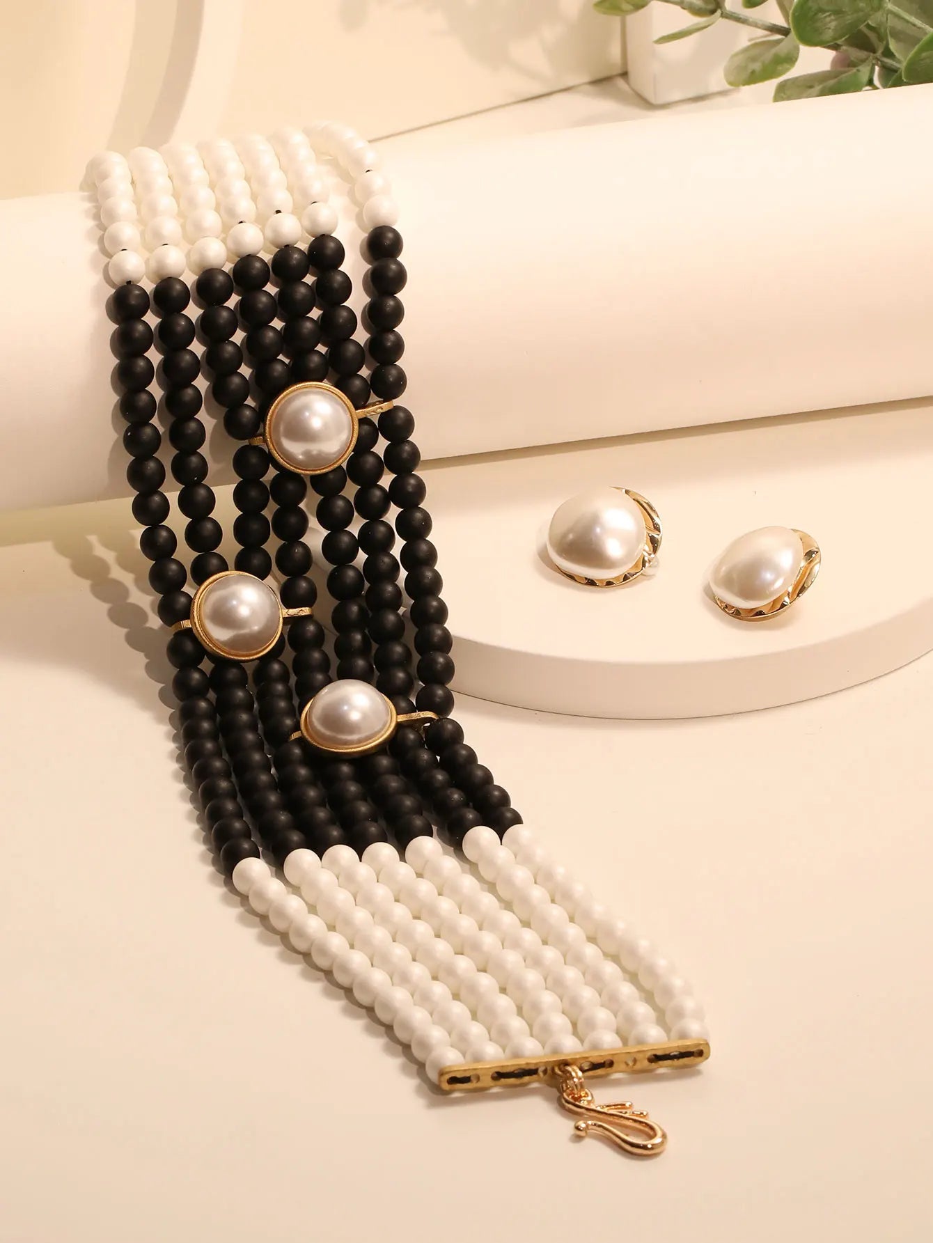 Nyota Noir Collar