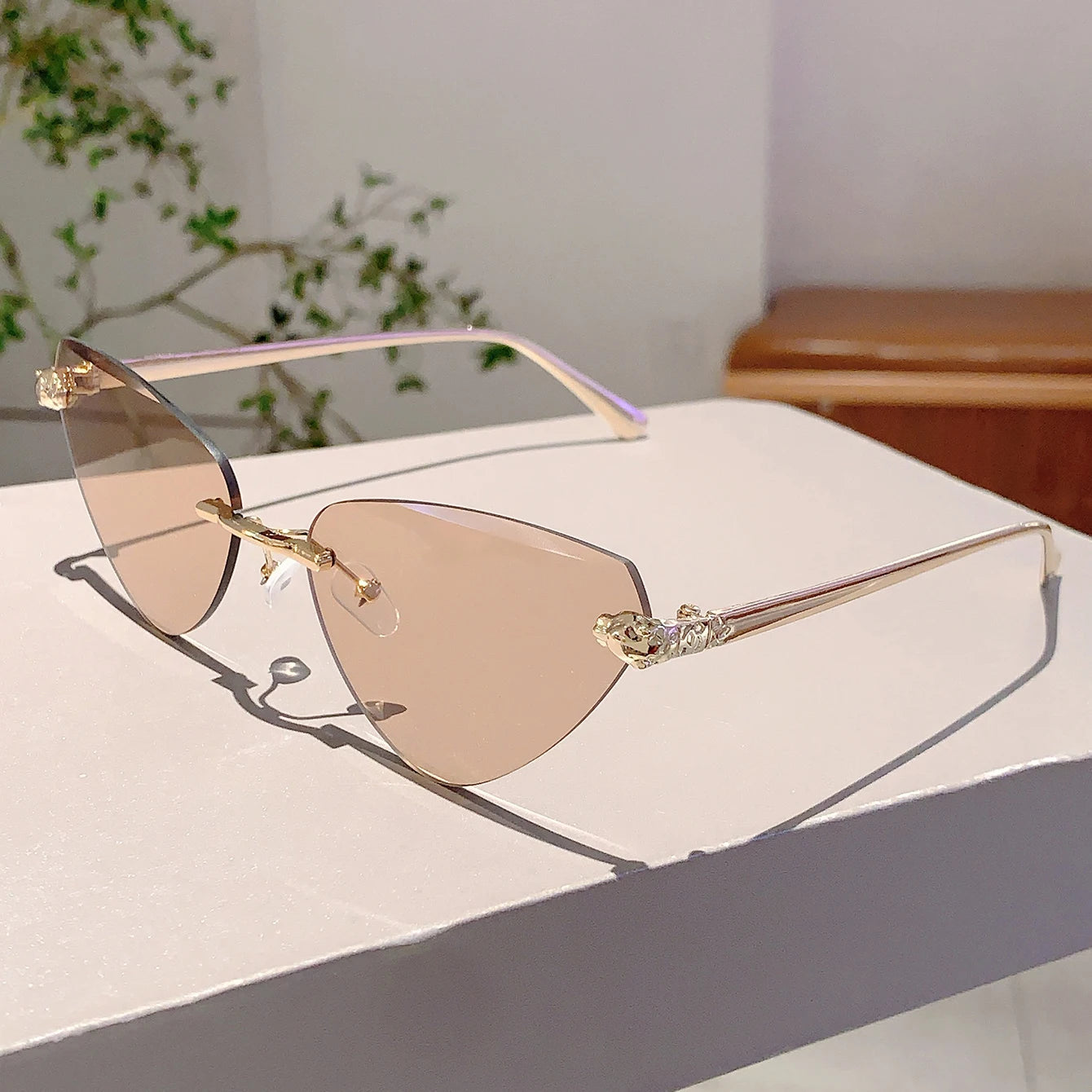 Rimless Triangle Pink Gradient Sunglasses – Retro Luxury Shades