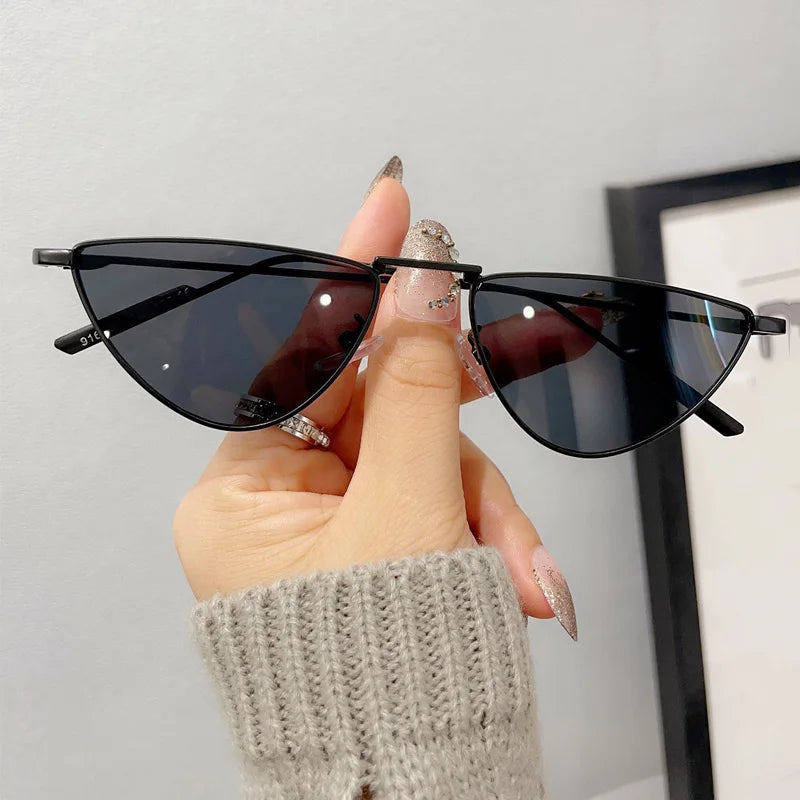 Chic Metal Cat-Eye Sunglasses - Clear Ocean Lens, UV400 Protection