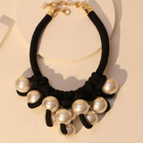 El collar Noir Orb
