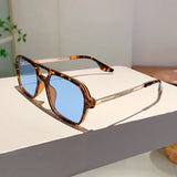 Chic Grey Square Sunglasses: Women's UV400 Fashion Eyewear