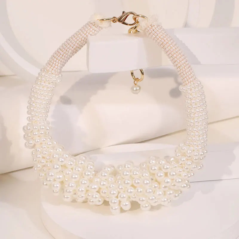 El collar del abrazo de la perla