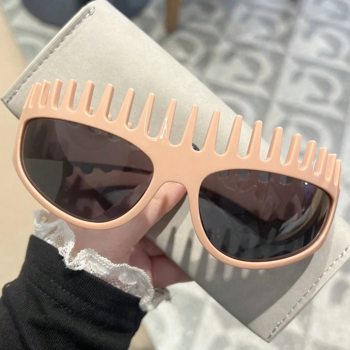 Quirky Headband Sunglasses: Exaggerated Street Style Fashion Eyewear