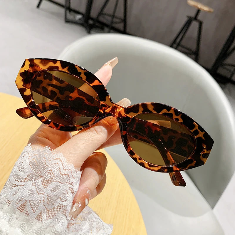 Y2K Oval Retro Sunglasses: Women's Chic Gradient Lens Eyewear