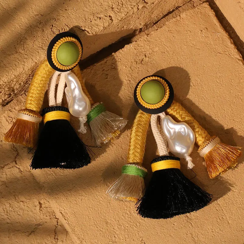 Pendientes colgantes con múltiples borlas Makeda