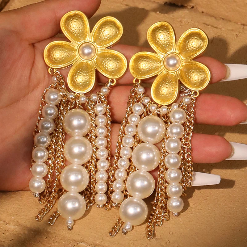 Los pendientes Majesty de la gota de rocío