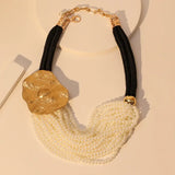 El collar de la Diosa de la Forma