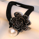 Vintage Pearl & Flower Necklace – Elegant Statement Jewelry