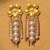 Los pendientes Majesty de la gota de rocío