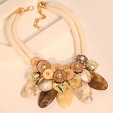 Collar de piedra y concha Kaya