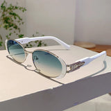 Chic Leopard Oval Sunglasses - Retro Tawny Shades for Women