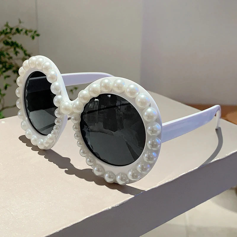 KAMMPT Pearl-Embellished Retro Round Sunglasses - Chic UV400 Shades