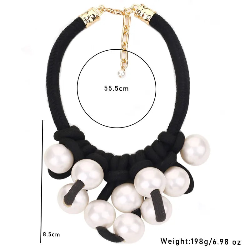 El collar Noir Orb