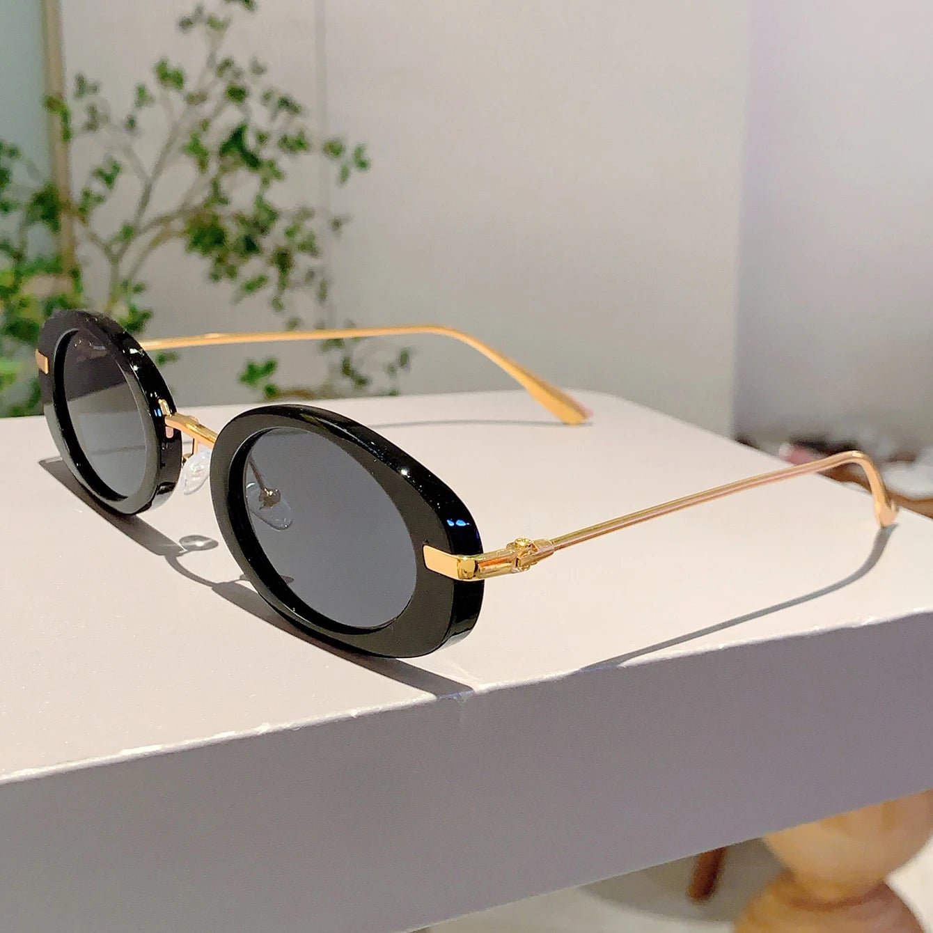 Luxury Retro Oval Sunglasses - Leopard Print UV400 Designer Shades