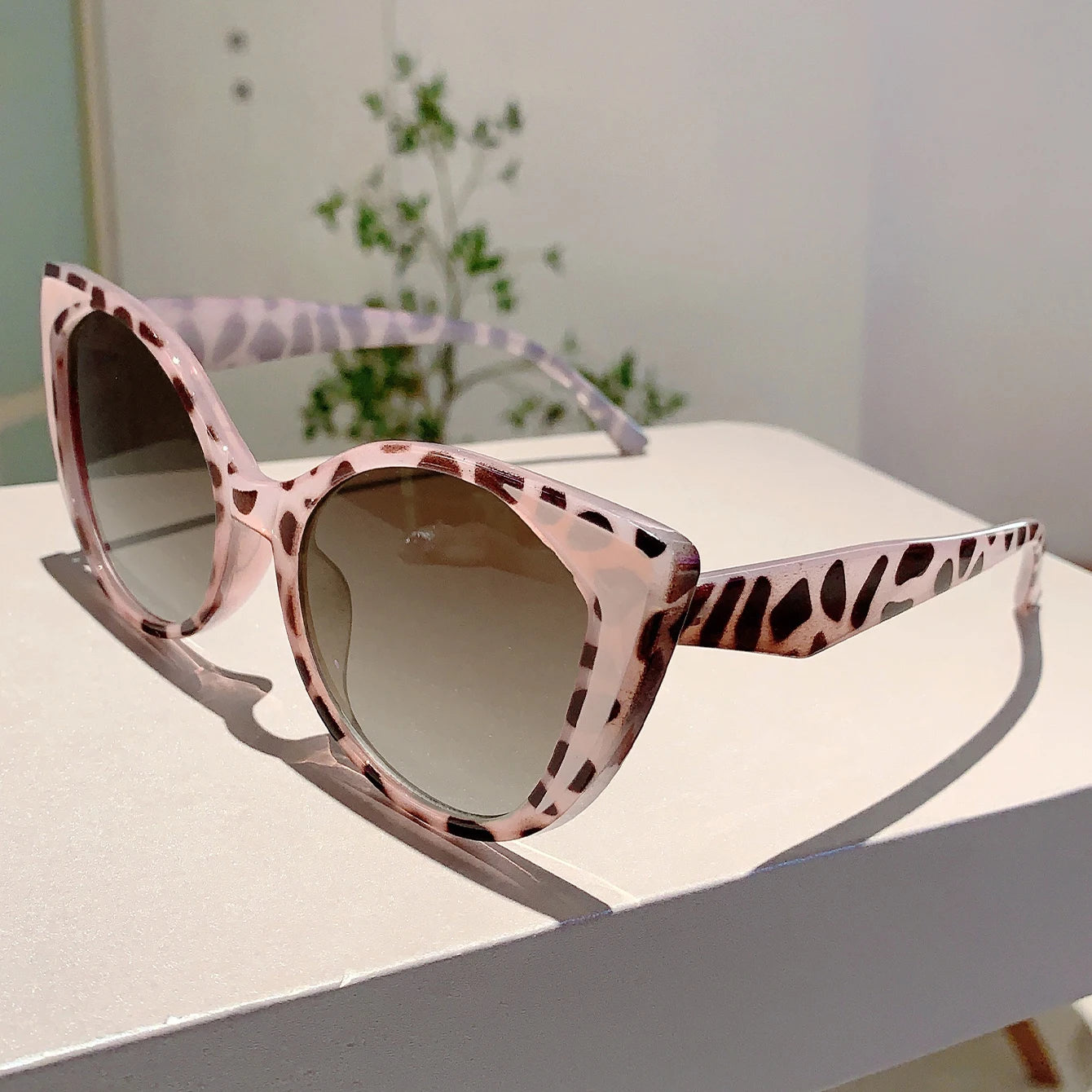 Luxe Leopard Cat Eye Sunglasses - Gradient UV400 Protection