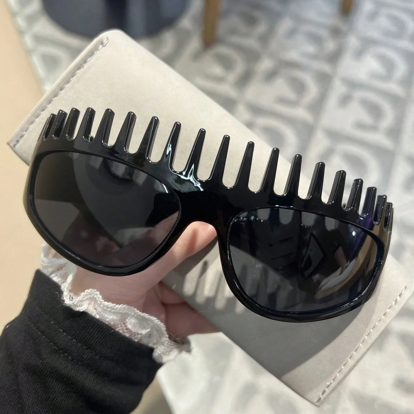 Quirky Headband Sunglasses: Exaggerated Street Style Fashion Eyewear