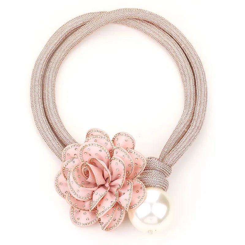 Vintage Pearl & Flower Necklace – Elegant Statement Jewelry