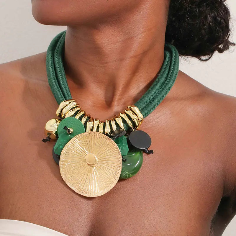 Statement Beaded Necklace with Round Pendant for Woman Girl Wedding Party Jewelry