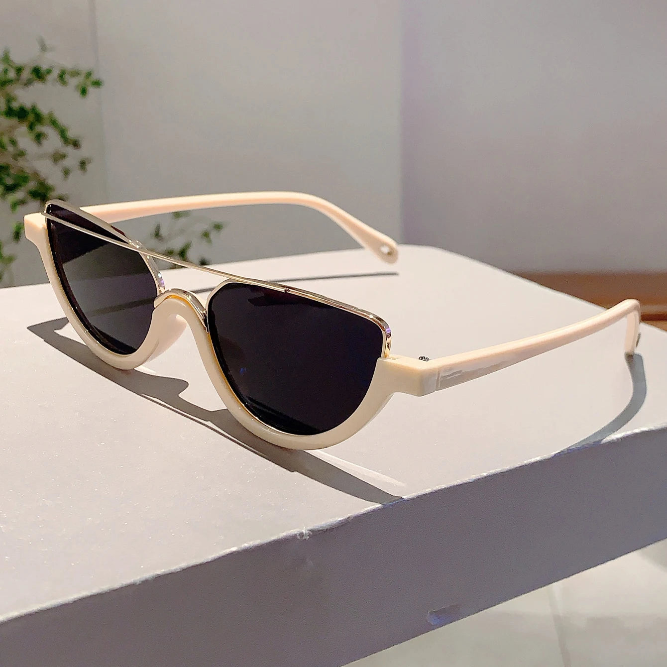 KAMMPT Luxe Leopard Cat Eye Sunglasses - UV400 Trendsetter Shades
