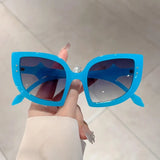 Chic Gradient Cat Eye Sunglasses - UV400 Trendy Fashion Eyewear for Women